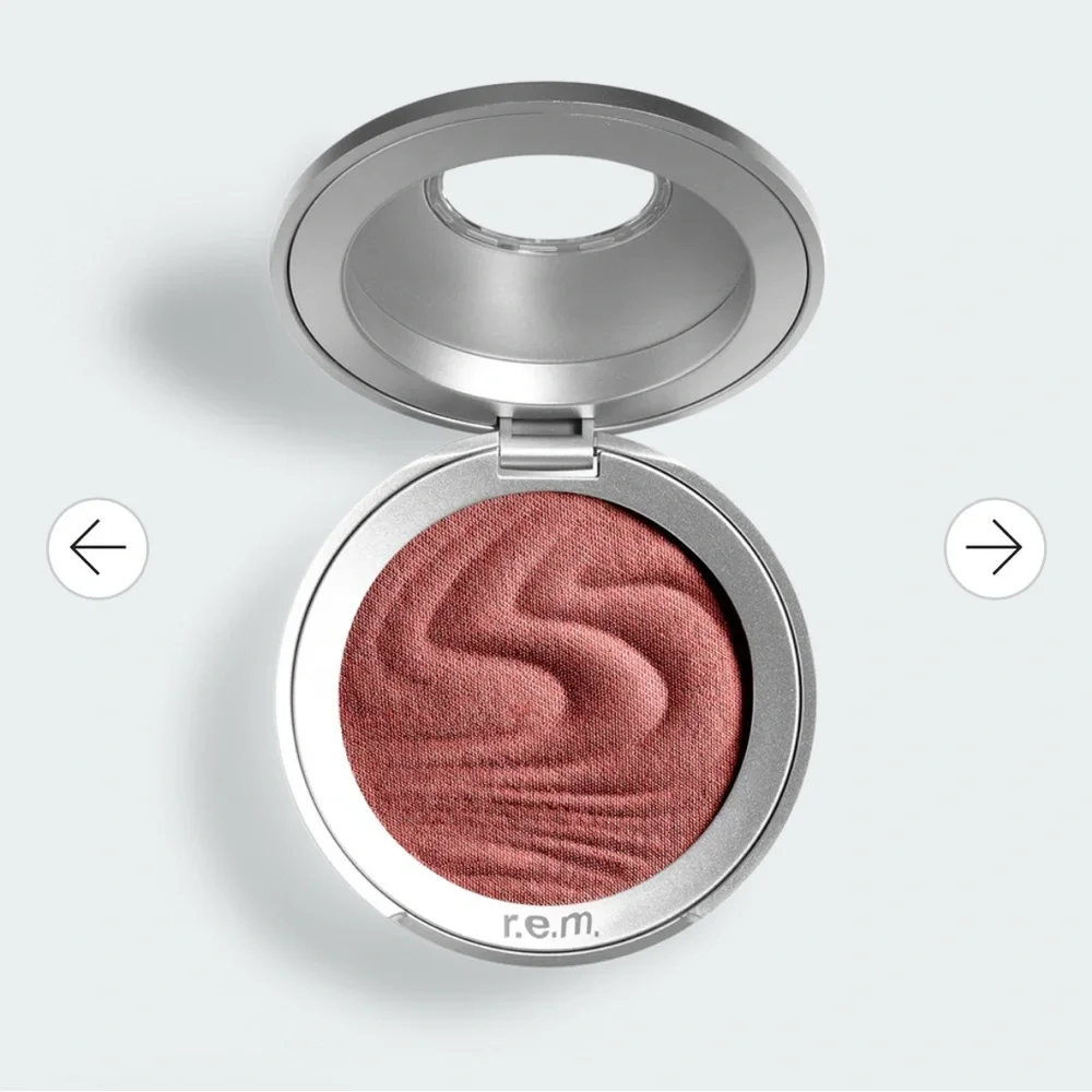 r.e.m. beauty HYPERNOVA SATIN MATTE BLUSH